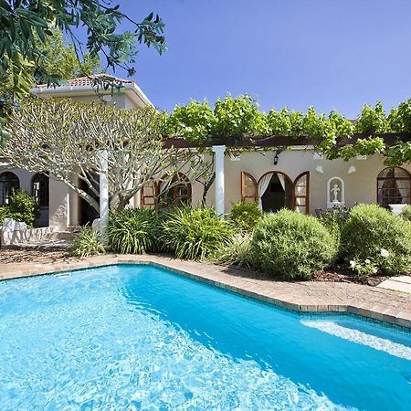 \u00BFCu\u00E1les son los mejores hoteles cerca de Norval Foundation? Ciudad del Cabo Habitación foto